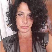 insegnante di storia e geostori a liceo impartisce lezioni di storia